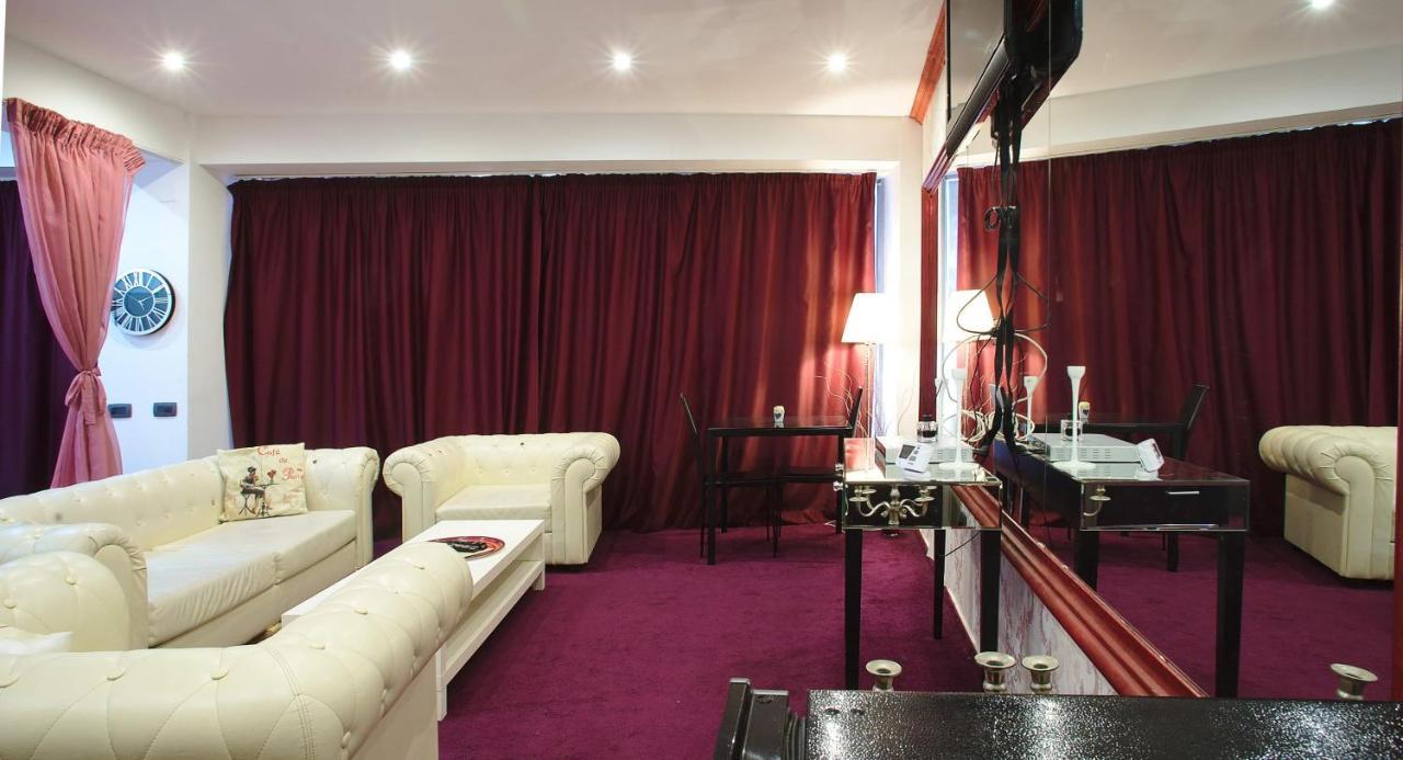 Aparthotel Jolie Galaţi エクステリア 写真