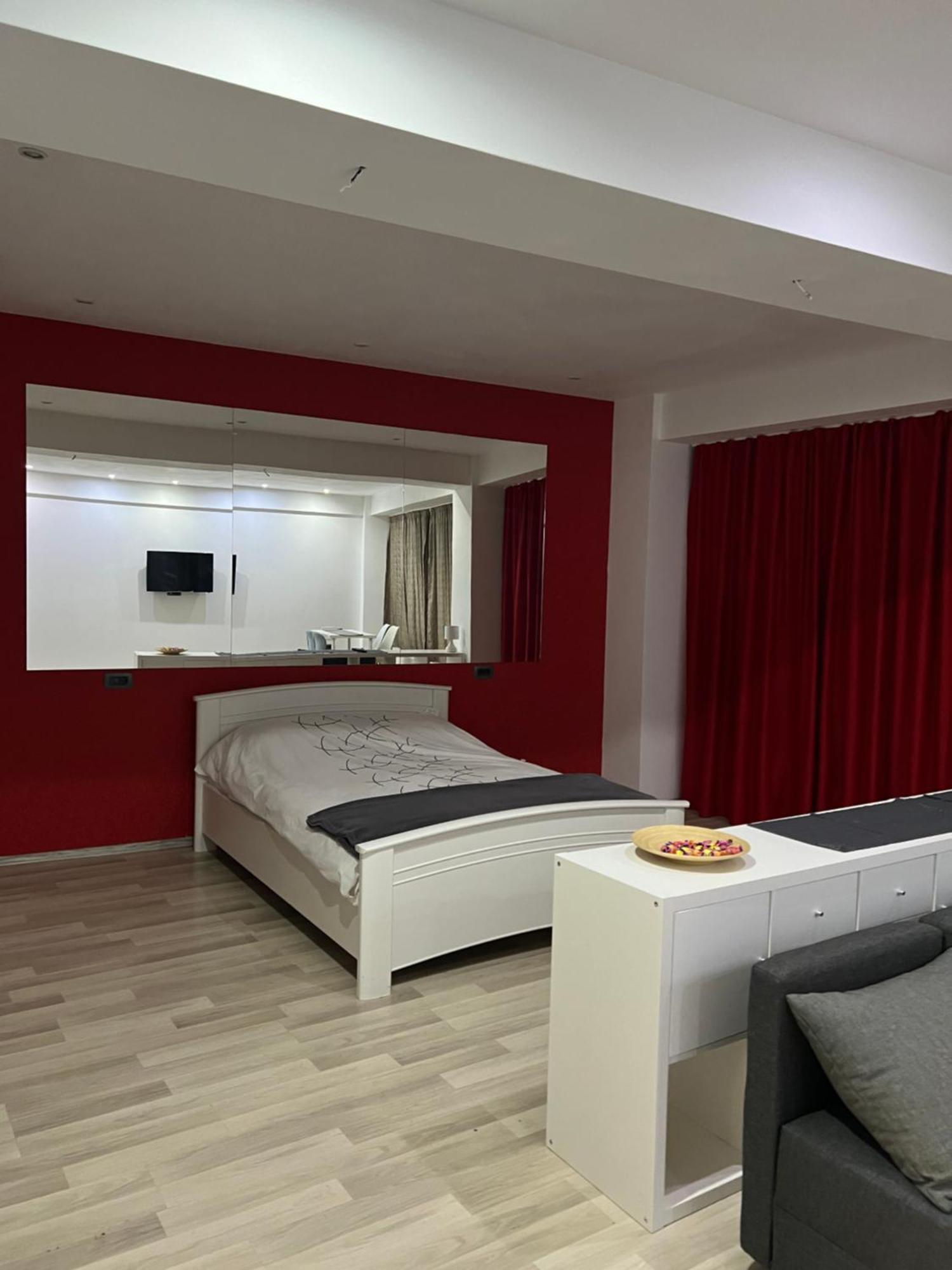 Aparthotel Jolie Galaţi エクステリア 写真